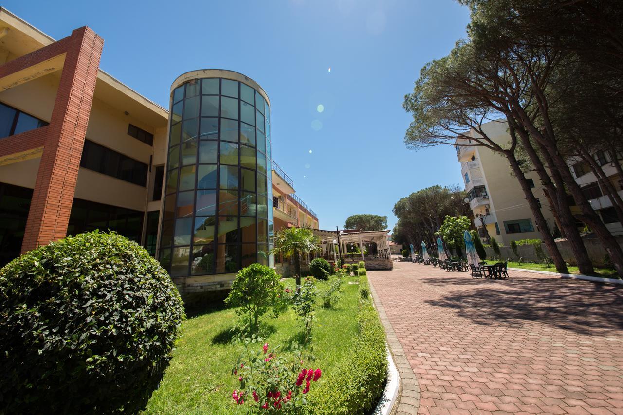 Kolaveri Resort Golem Exterior foto
