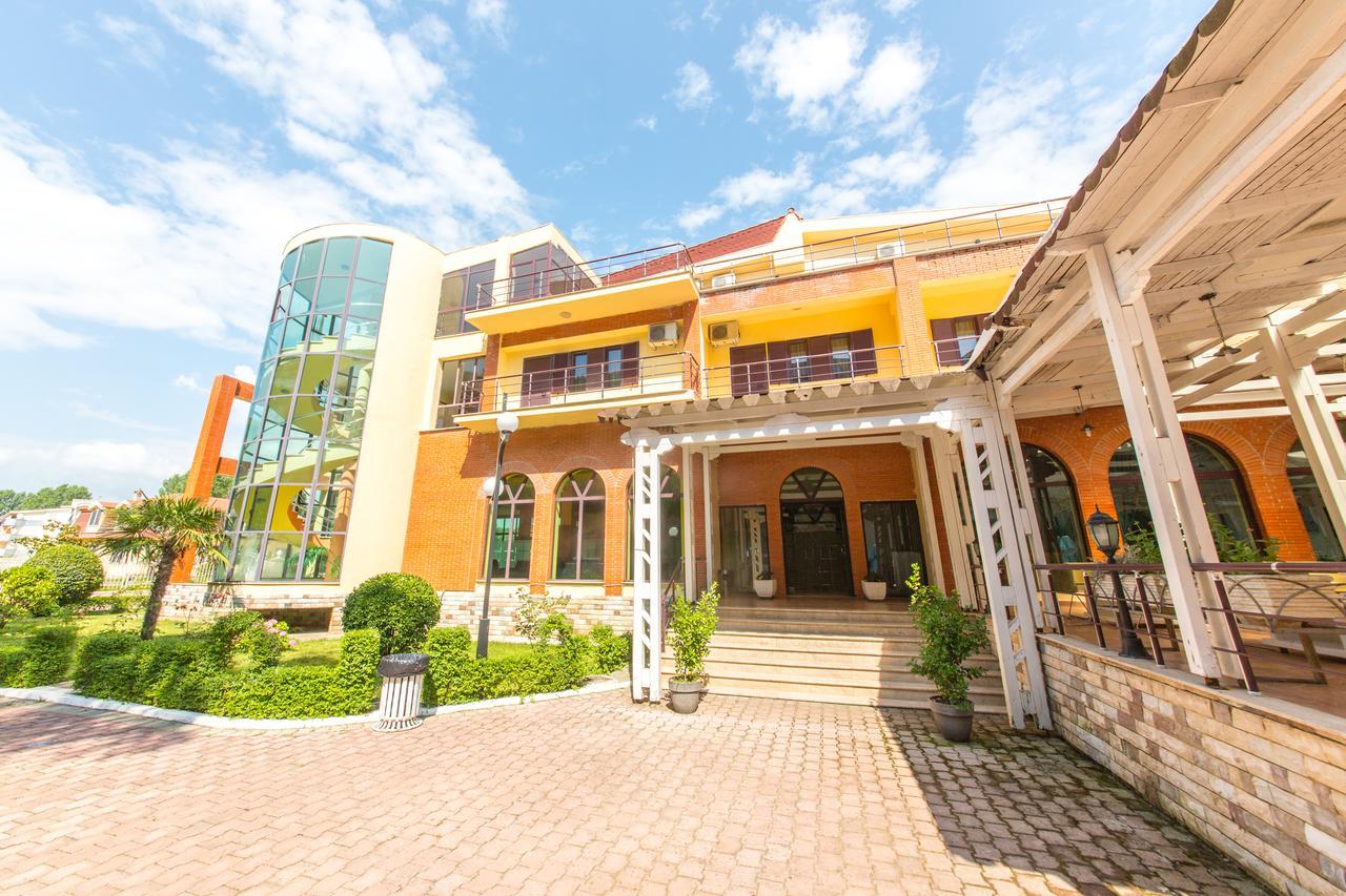 Kolaveri Resort Golem Exterior foto